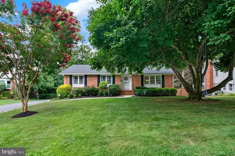 Exterior - 296 Halsey Rd, Annapolis, MD 21401 photo 4 of 11