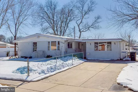 1210 Cathedral Dr, Glen Burnie, MD 21061