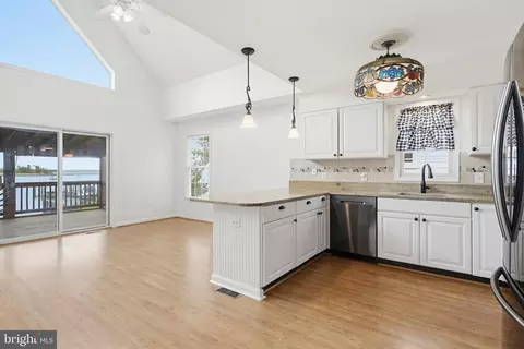 Kitchen - 3641 Branhum Rd, Edgewater, MD 21037 photo 2 of 4