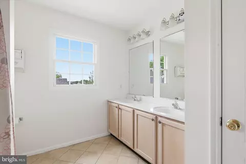 Bath - 3641 Branhum Rd, Edgewater, MD 21037 photo 2 of 5