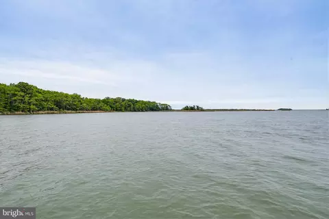 View/Area - 3641 Branhum Rd, Edgewater, MD 21037 photo 3 of 10