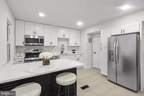 8225 Parham Ct, Severn, MD 21144