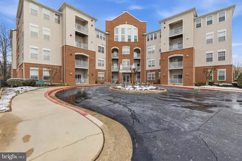 2610 Chapel Lake Dr #407, Gambrills, MD 21054