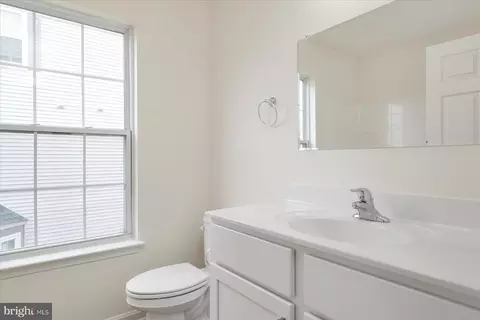 Entry Way - 1976 Camelia Ct, Odenton, MD 21113 photo 6 of 8