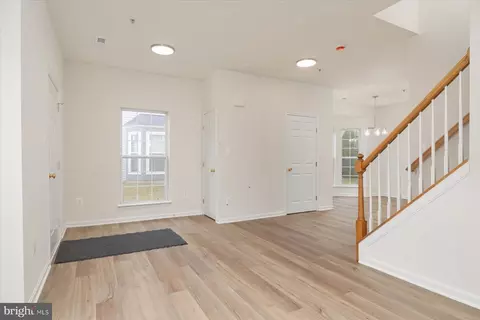 Entry Way - 1976 Camelia Ct, Odenton, MD 21113 photo 2 of 8