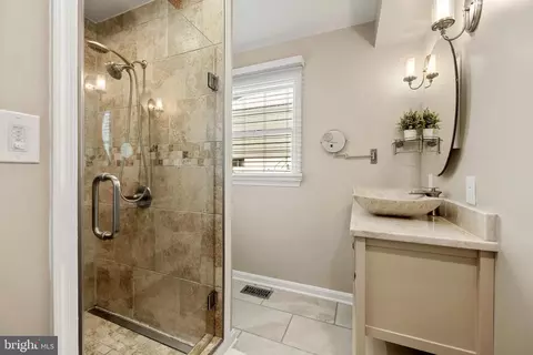 Bath - 3319 Mulberry St, Edgewater, MD 21037 photo 2 of 4