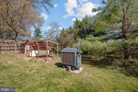 Exterior - 3319 Mulberry St, Edgewater, MD 21037 photo 11 of 17
