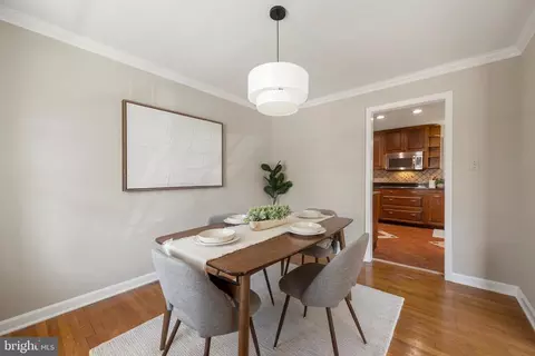 Dining - 3319 Mulberry St, Edgewater, MD 21037 photo 2 of 4