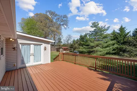 Exterior - 3319 Mulberry St, Edgewater, MD 21037 photo 7 of 17