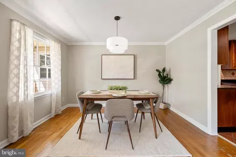 Dining - 3319 Mulberry St, Edgewater, MD 21037 photo 1 of 4