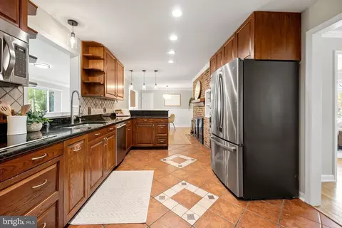 Kitchen - 3319 Mulberry St, Edgewater, MD 21037 photo 1 of 6