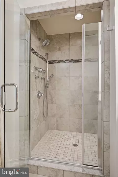 Bath - 126 Admirals Ridge Dr, Arnold, MD 21012 photo 2 of 4