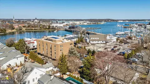 316 Burnside St #203, Annapolis, MD 21403