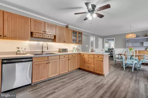 Kitchen - 903 Pine Trl, Arnold, MD 21012 photo 3 of 4