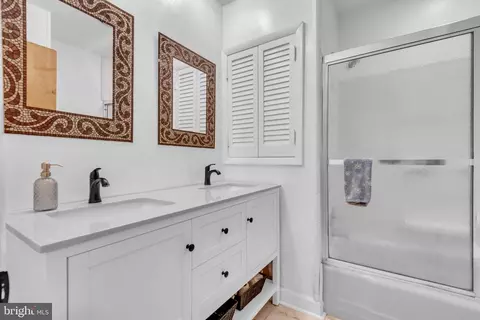 Bath - 903 Pine Trl, Arnold, MD 21012 photo 2 of 2
