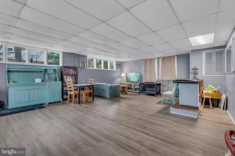 Living - 903 Pine Trl, Arnold, MD 21012 photo 1 of 2