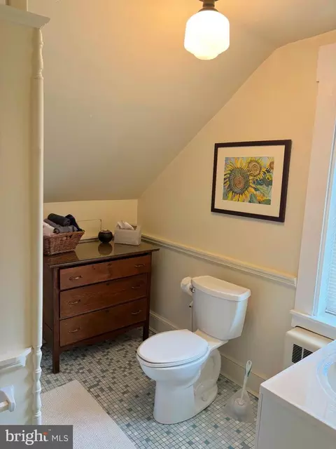 Bath - 3 Barry Ave, Annapolis, MD 21403 photo 1 of 1