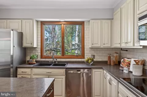 Kitchen - 349 Epping Way, Annapolis, MD 21401 photo 4 of 4