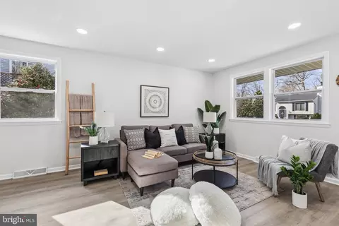 Living - 1041 Skyview Dr, Annapolis, MD 21409 photo 1 of 7