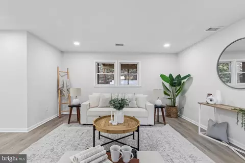 Living - 1041 Skyview Dr, Annapolis, MD 21409 photo 4 of 7
