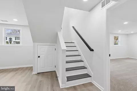 Entry Way - 1041 Skyview Dr, Annapolis, MD 21409 photo 2 of 2