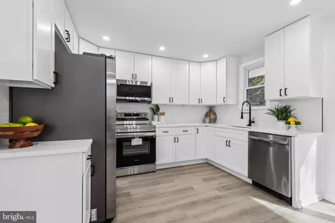 Kitchen - 1041 Skyview Dr, Annapolis, MD 21409 photo 4 of 4