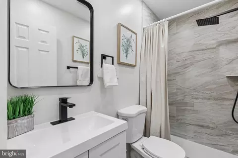 Bath - 1041 Skyview Dr, Annapolis, MD 21409 photo 1 of 6
