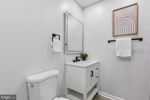 Bath - 1041 Skyview Dr, Annapolis, MD 21409 photo 2 of 6