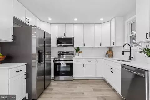 Kitchen - 1041 Skyview Dr, Annapolis, MD 21409 photo 3 of 4
