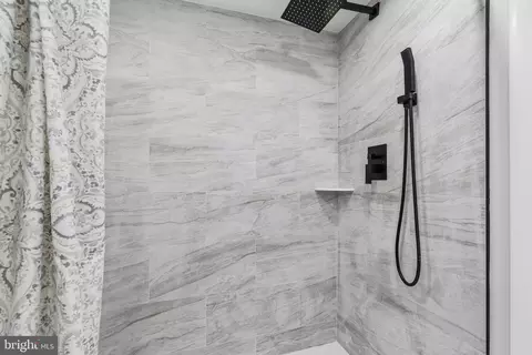 Bath - 1041 Skyview Dr, Annapolis, MD 21409 photo 6 of 6