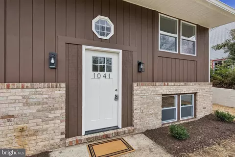 Exterior - 1041 Skyview Dr, Annapolis, MD 21409 photo 7 of 14