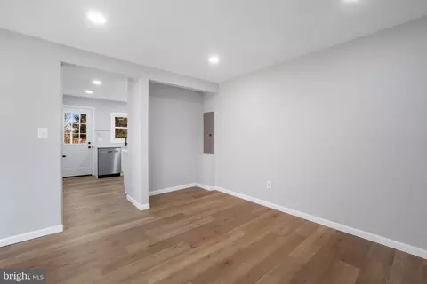 Entry Way - 497 Bruce Ave, Odenton, MD 21113 photo 4 of 9