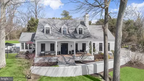 641 Stillwater Rd, Gibson Island, MD 21056