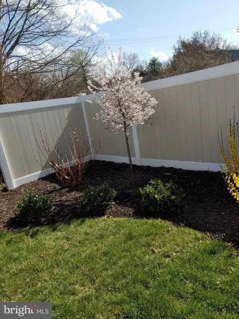 Exterior - 1215 Markham Ln, Pasadena, MD 21122 photo 6 of 7