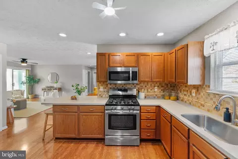 Kitchen - 1215 Markham Ln, Pasadena, MD 21122 photo 2 of 2