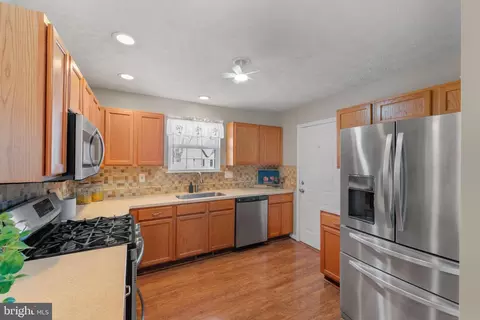 Kitchen - 1215 Markham Ln, Pasadena, MD 21122 photo 1 of 2