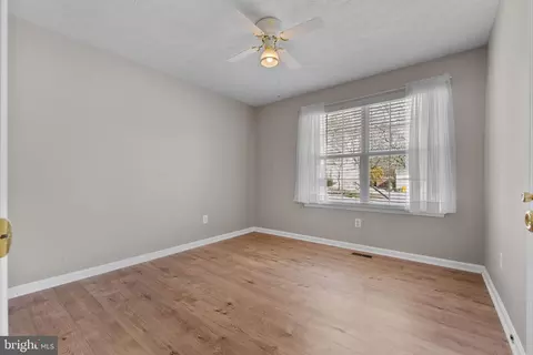 Bedroom - 1215 Markham Ln, Pasadena, MD 21122 photo 2 of 2