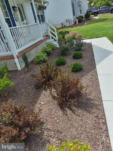 Exterior - 1215 Markham Ln, Pasadena, MD 21122 photo 2 of 7