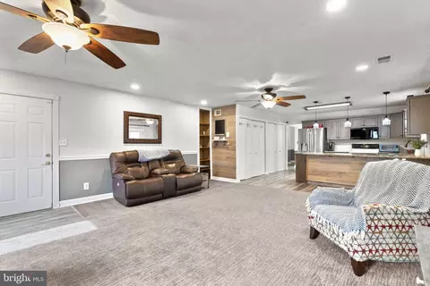Entry Way - 8149 Silo Rd, Severn, MD 21144 photo 5 of 7
