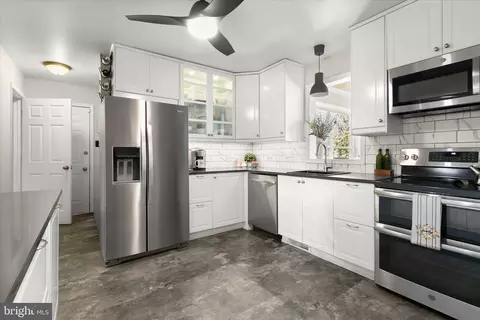 Kitchen - 604 231st St, Pasadena, MD 21122 photo 1 of 3