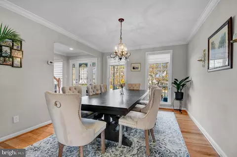 Dining - 715 Walnut Ave, North Beach, MD 20714 photo 2 of 2