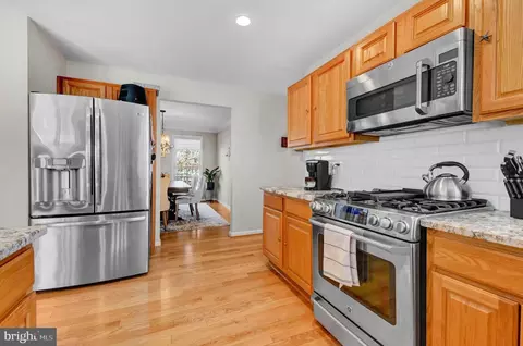 Entry Way - 715 Walnut Ave, North Beach, MD 20714 photo 2 of 3