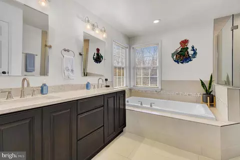 Bath - 715 Walnut Ave, North Beach, MD 20714 photo 2 of 4