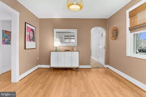 Entry Way - 1148 Riverview Dr, Annapolis, MD 21409 photo 4 of 5