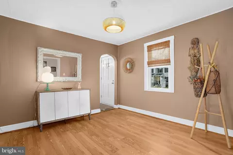 Entry Way - 1148 Riverview Dr, Annapolis, MD 21409 photo 3 of 5
