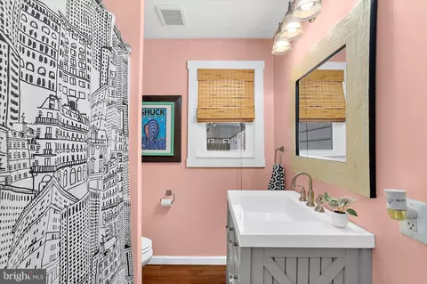 Bath - 1148 Riverview Dr, Annapolis, MD 21409 photo 1 of 3