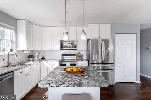 Kitchen - 7804 E Shore Rd # A, Pasadena, MD 21122 photo 2 of 3