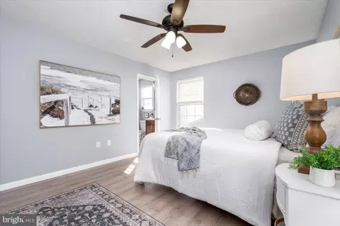 Bedroom - 7804 E Shore Rd # A, Pasadena, MD 21122 photo 4 of 4