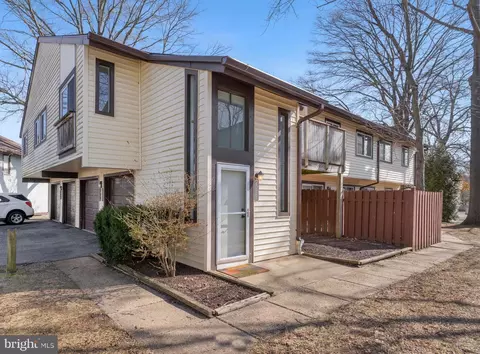 2059 Happy Ln #E, Crofton, MD 21114