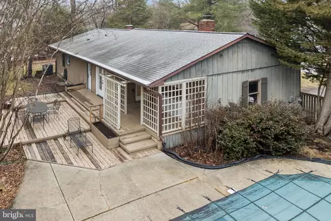 151 Wileys Ln, Pasadena, MD 21122